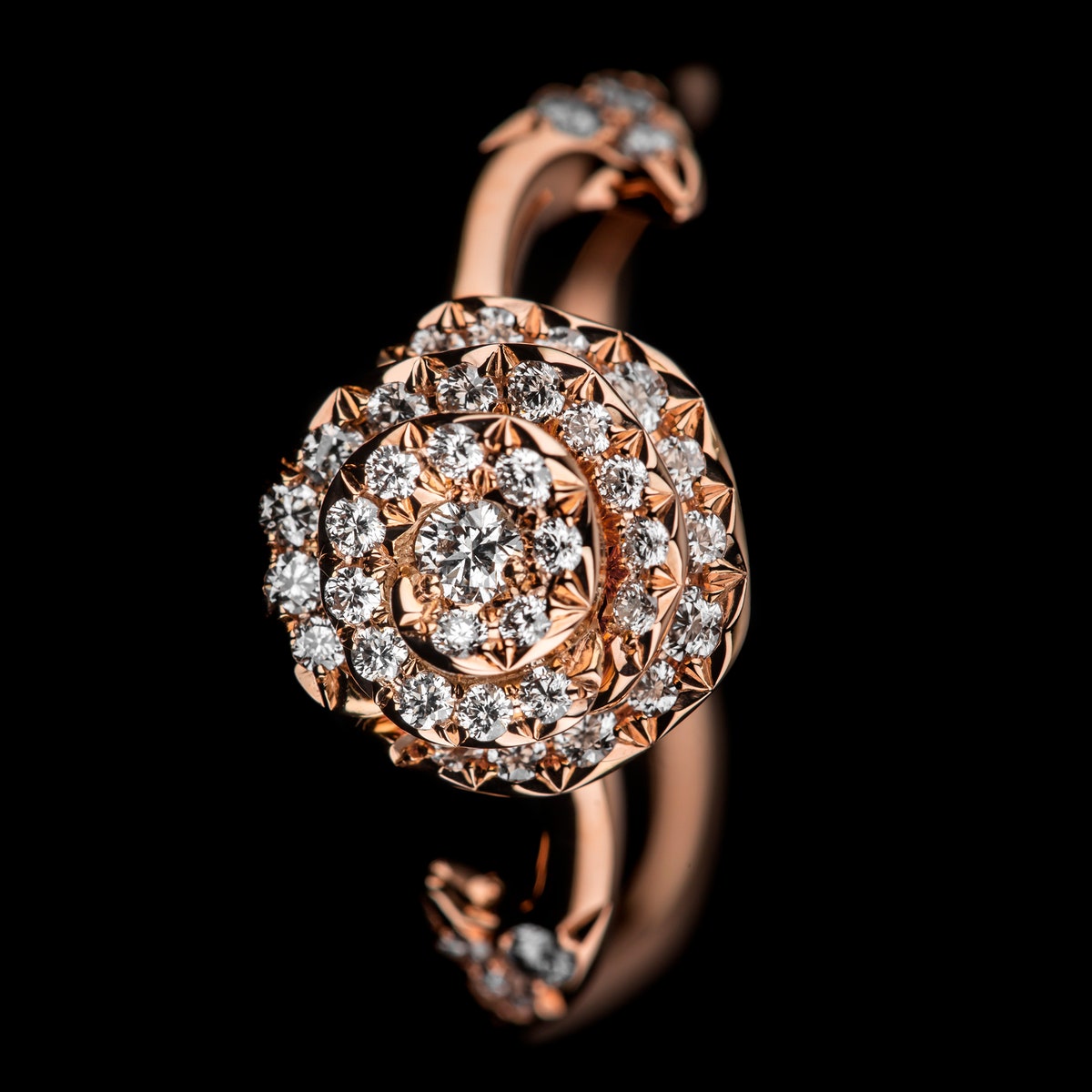 Объект желания: кольцо Dior с «кутюрной» розой