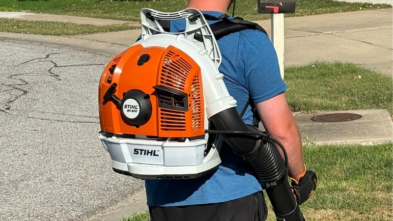 How to Choose the Best Backpack Blower for Leaves