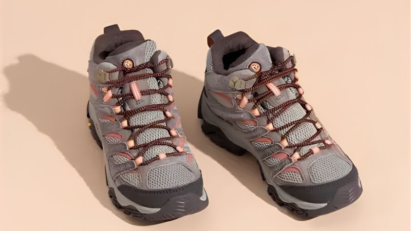 How to Choose the Best Hiking Boots and Shoes