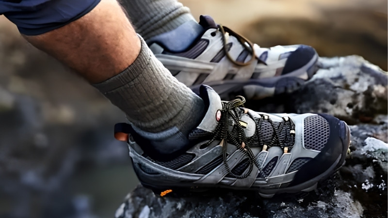 How to Choose the Best Men's Hiking Shoe