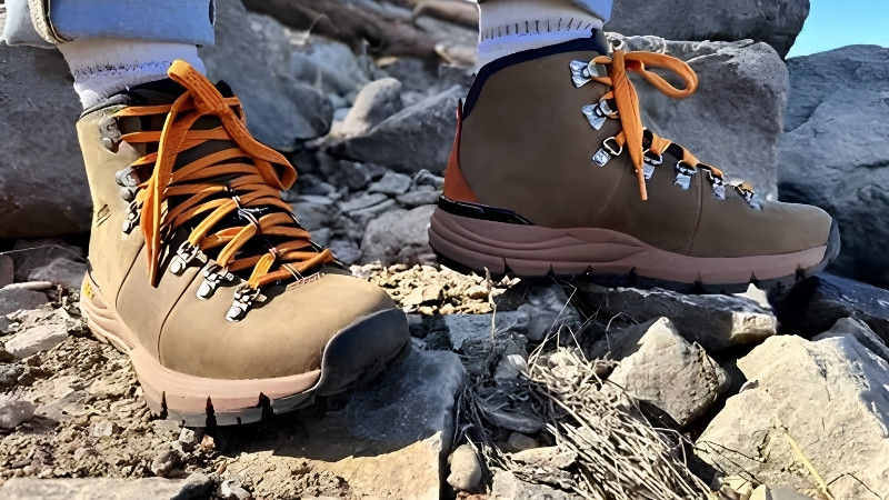 What Makes the Best Rated Hiking Boots for Women