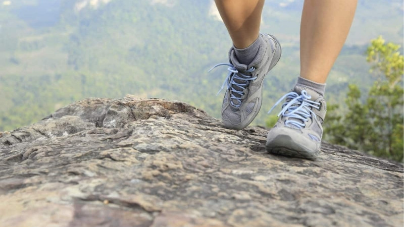 What Makes the Best Rated Hiking Shoes for Women