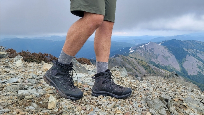 How to Choose Hiking Boots for Wide Feet