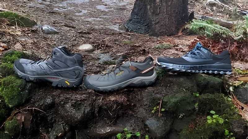 How to Choose in the Hiking Boots vs Trail Runners Debate