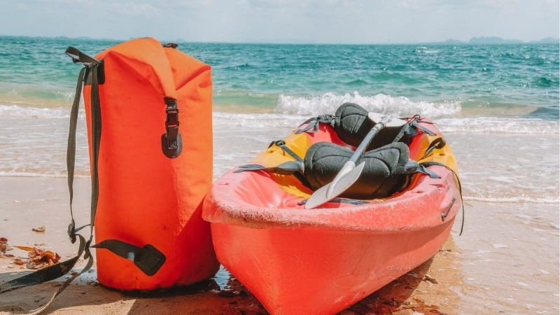 How to Choose the Best Dry Bag for Canoeing
