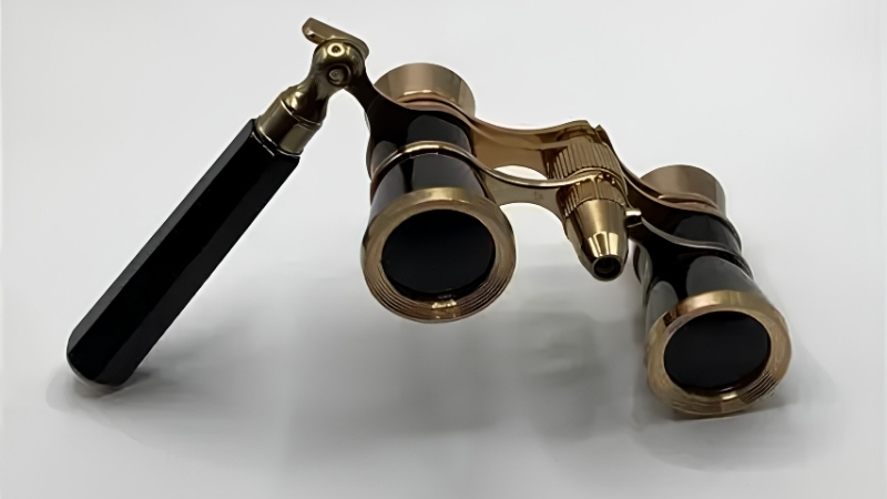 How to Choose the Best Theatre Binoculars