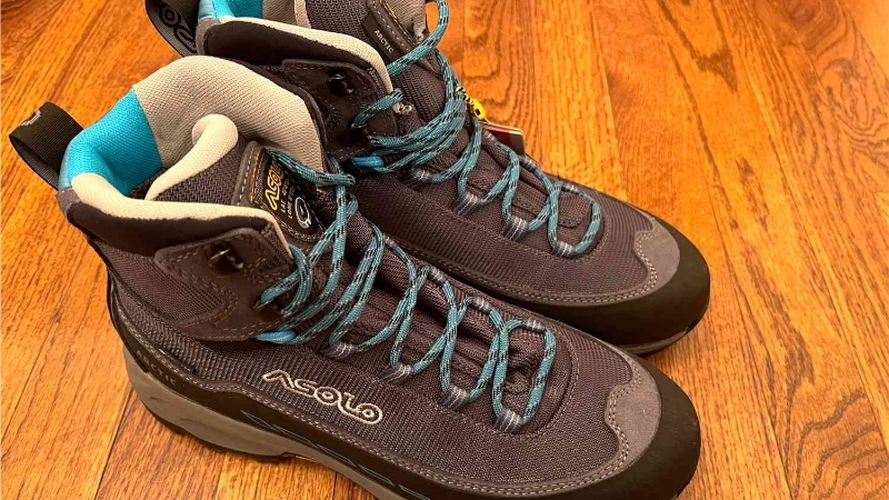 How to Choose the Right best winter hiking boots women